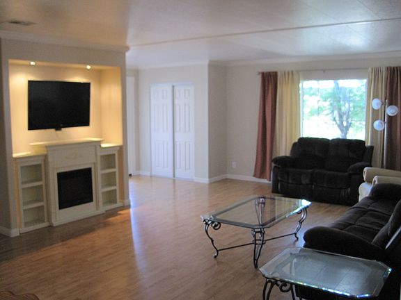 5th image of 212 Chateau La Salle Dr