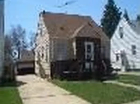 19684 Elkhart St, Harper Woods, MI 48225