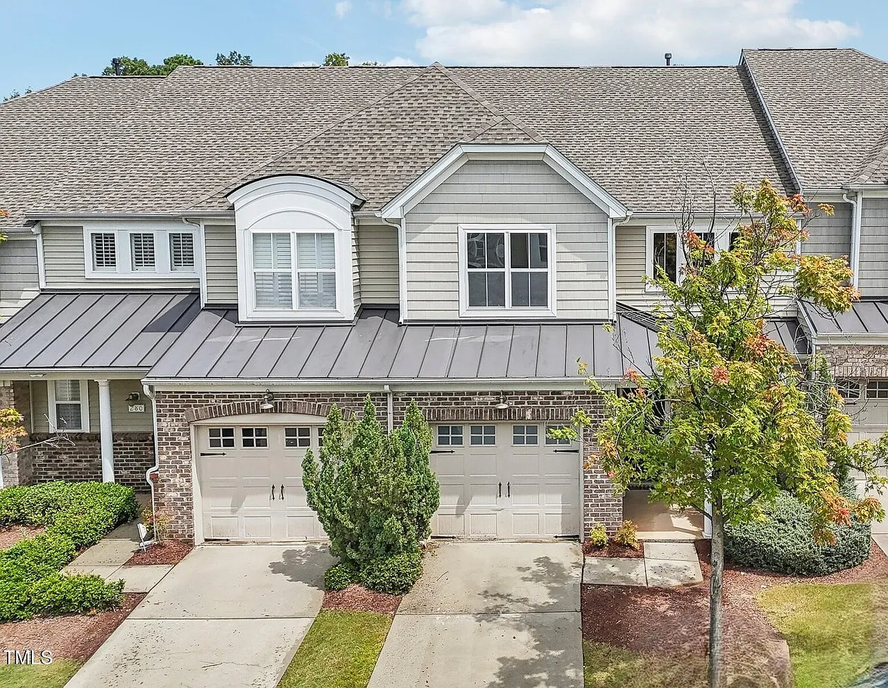 3 bed, 2.5 bath, 2238 sqft, $2,380 — Photo 1