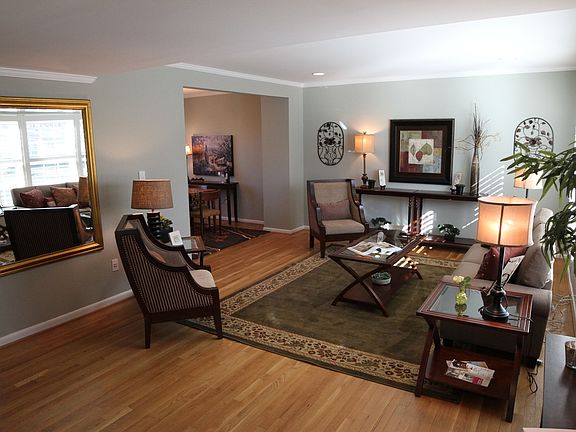 2nd image of 2611 Bowling Green Dr