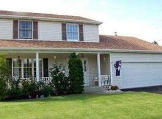 398 Carrollwood Dr, Youngstown, NY 14174