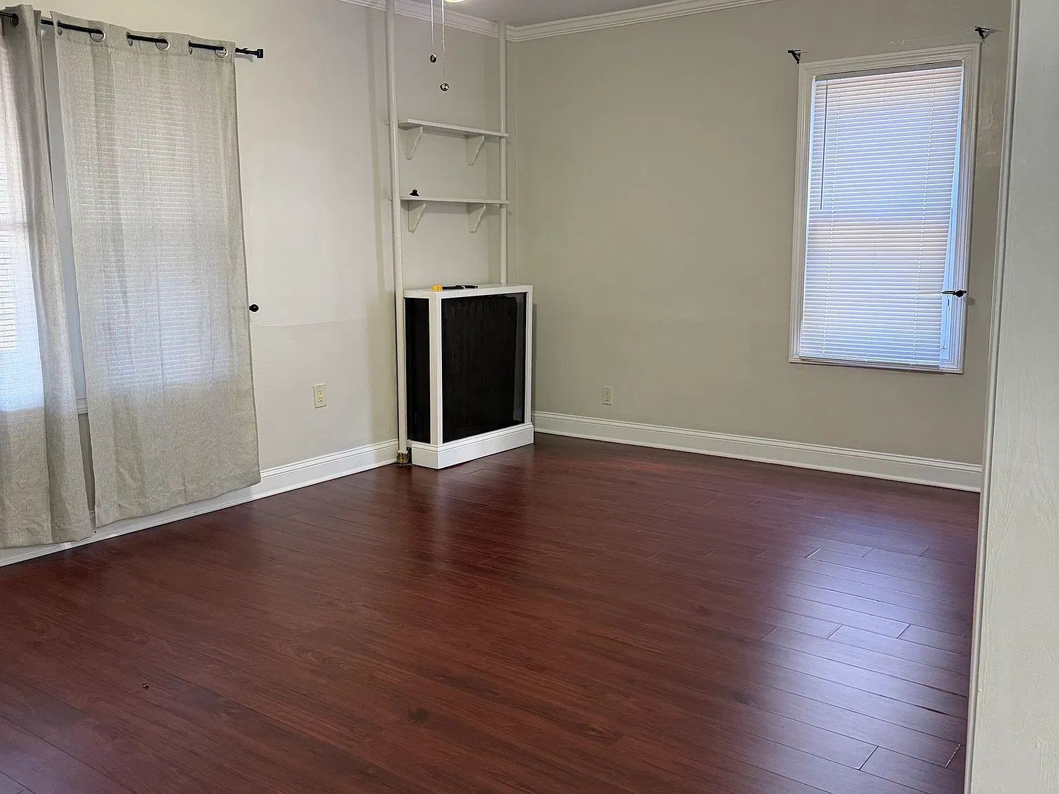 2 bed, 1.0 bath, 1125 sqft, $2,000 — Photo 1