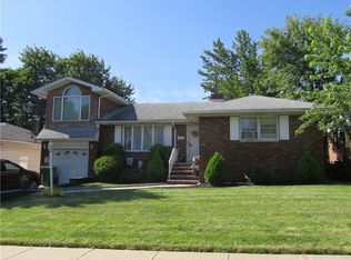 717 Lincoln Dr, Perth Amboy, NJ 08861