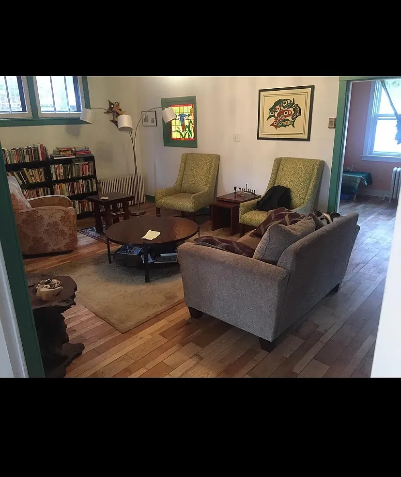 5 bed, 2.5 bath, 2060 sqft, $2,500 — Photo 4