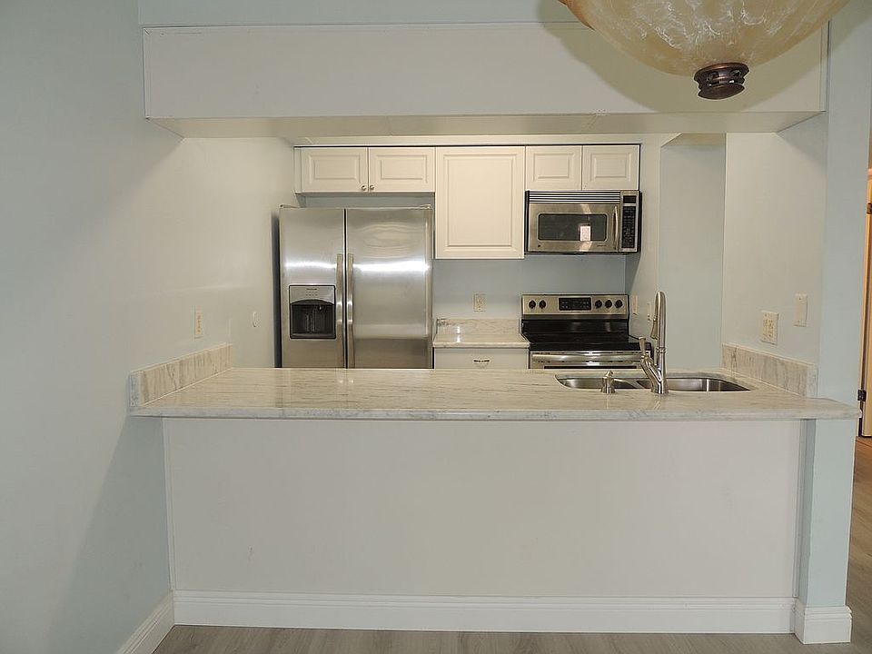 1st image of 527 S Lincoln Ave