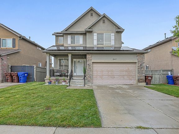 2nd image of 2947 E Lookout Dr