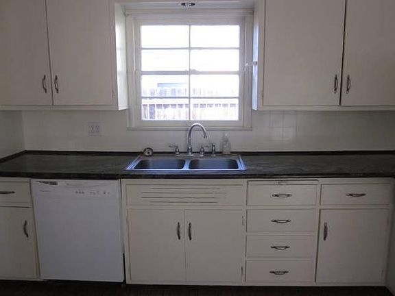 5th image of 6745 Yates St