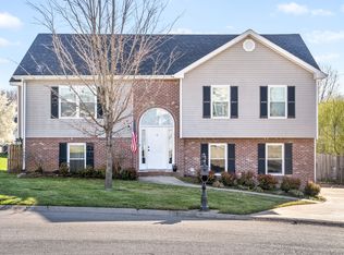 1845 Blackbird Ct, Clarksville, TN 37040