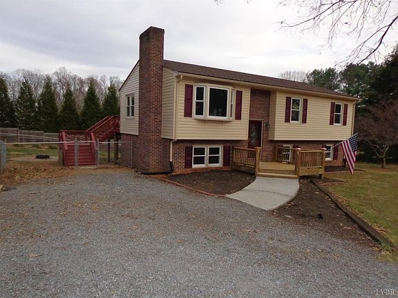 4th image of 132 Churchill Dr