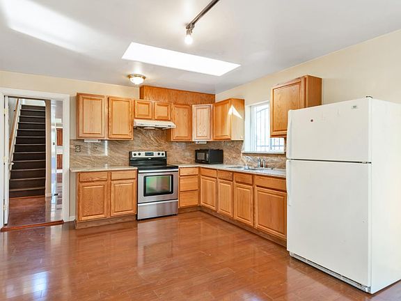 3rd image of 4245 S Raymond St #Adu-1