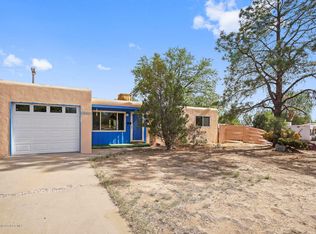 3001 Edgecliff Dr, Farmington, NM 87402