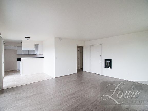 5th image of 1590 College View Dr APT 6