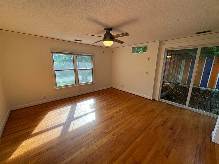 102 Broad St — Photo 11