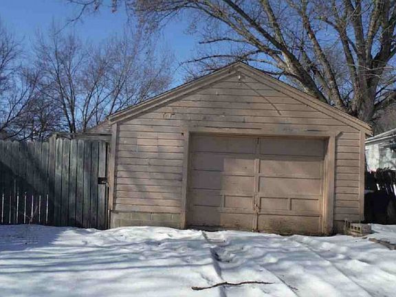 4th image of 2728 Adel St