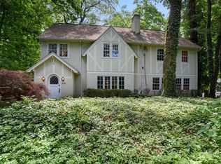 208 Old Army Rd, Scarsdale, NY 10583