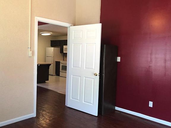 4th image of 107 Hood St #A