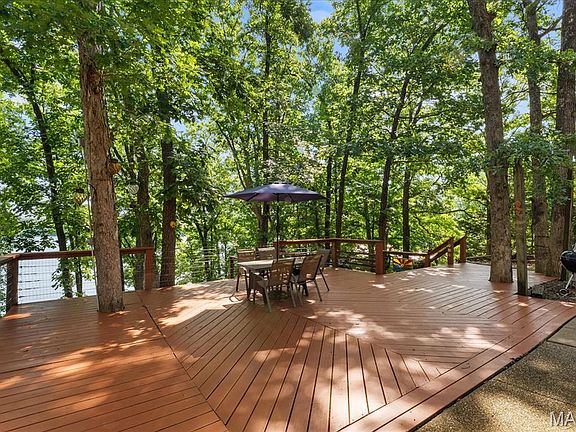 3rd image of 130 Arrowhead Ln