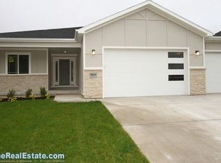9841 S 80th Model St, Lincoln, NE 68516
