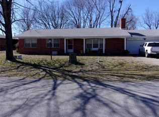 206 S Mary Ave, Wagoner, OK 74467