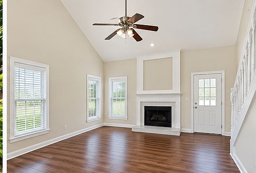4th image of 131 N Brighton Dr