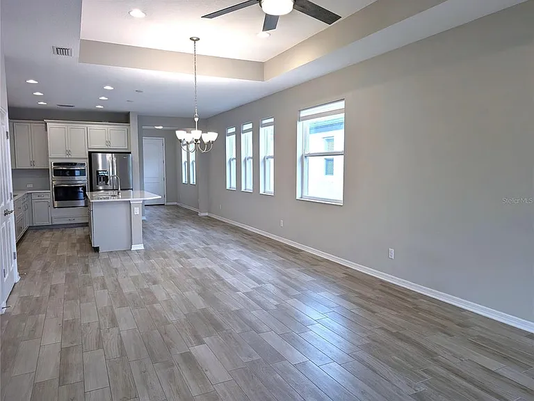 8545 Cache Dr — Photo 5