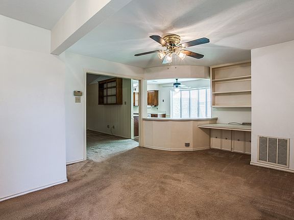 3rd image of 1817 Columbia Dr