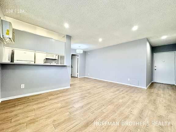 2nd image of 12311 Burbank Blvd #32A
