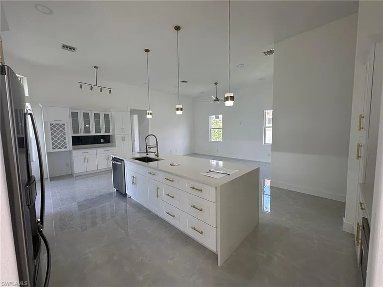 2220 SE 18th Ave — Photo 25