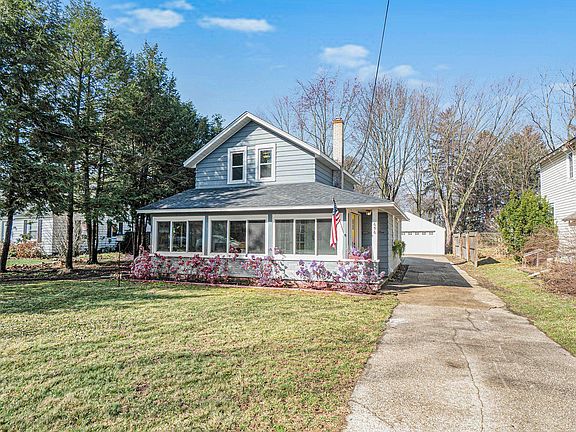 4th image of 656 Whitman Ave