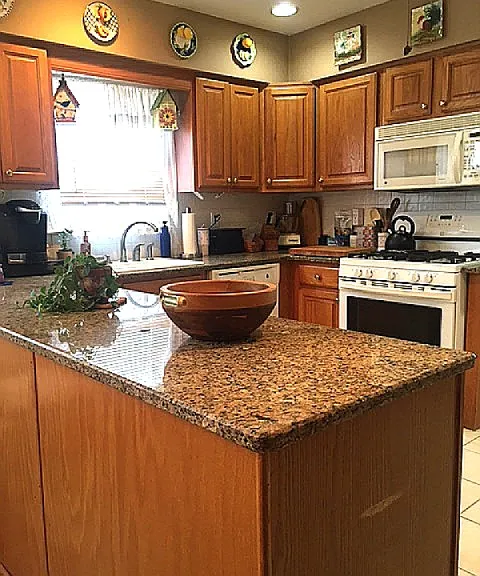 Kitchen-Granite countertops