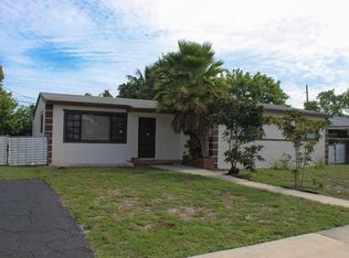 921 NW 197th Ter, Miami Gardens, FL 33169