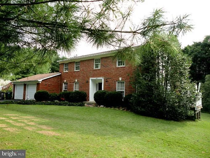 13284 Kenny Rd — Photo 2