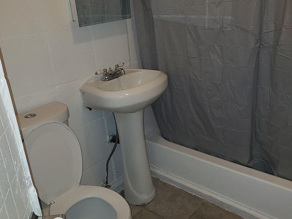4th image of 1123 W 47th St #1