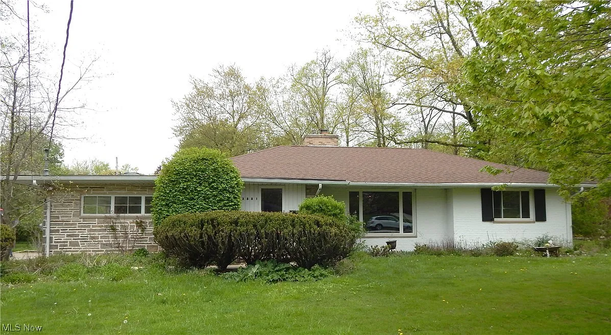 23881 Bryden Rd photo 1