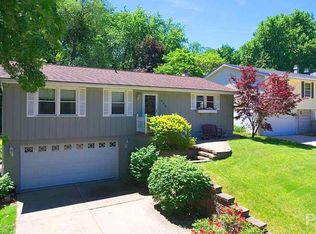 404 W Stonegate Rd, Peoria, IL 61614