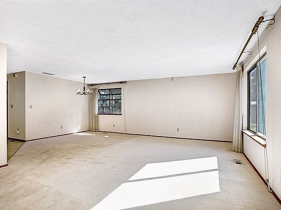 4th image of 1720 162nd St S