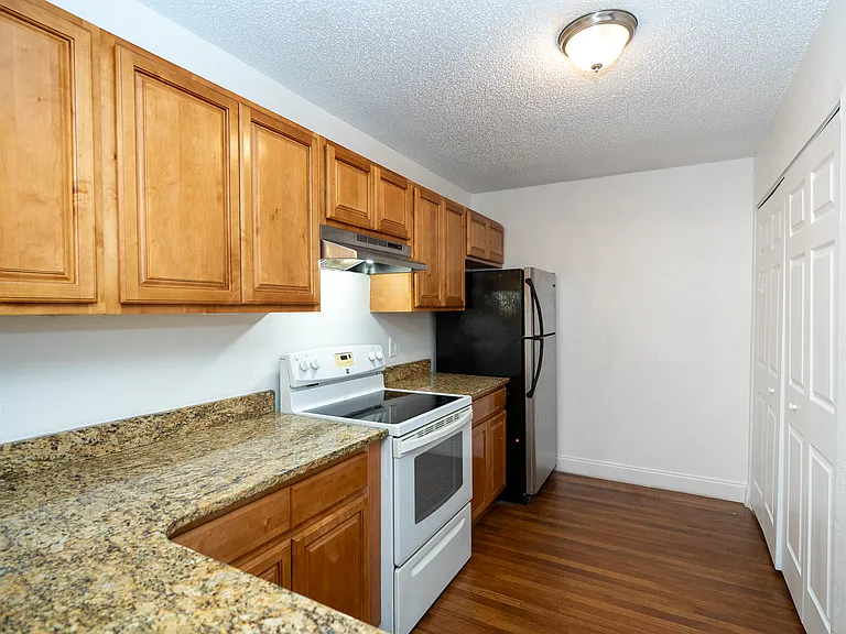 644 Kenwick Cir #203 — Photo 9