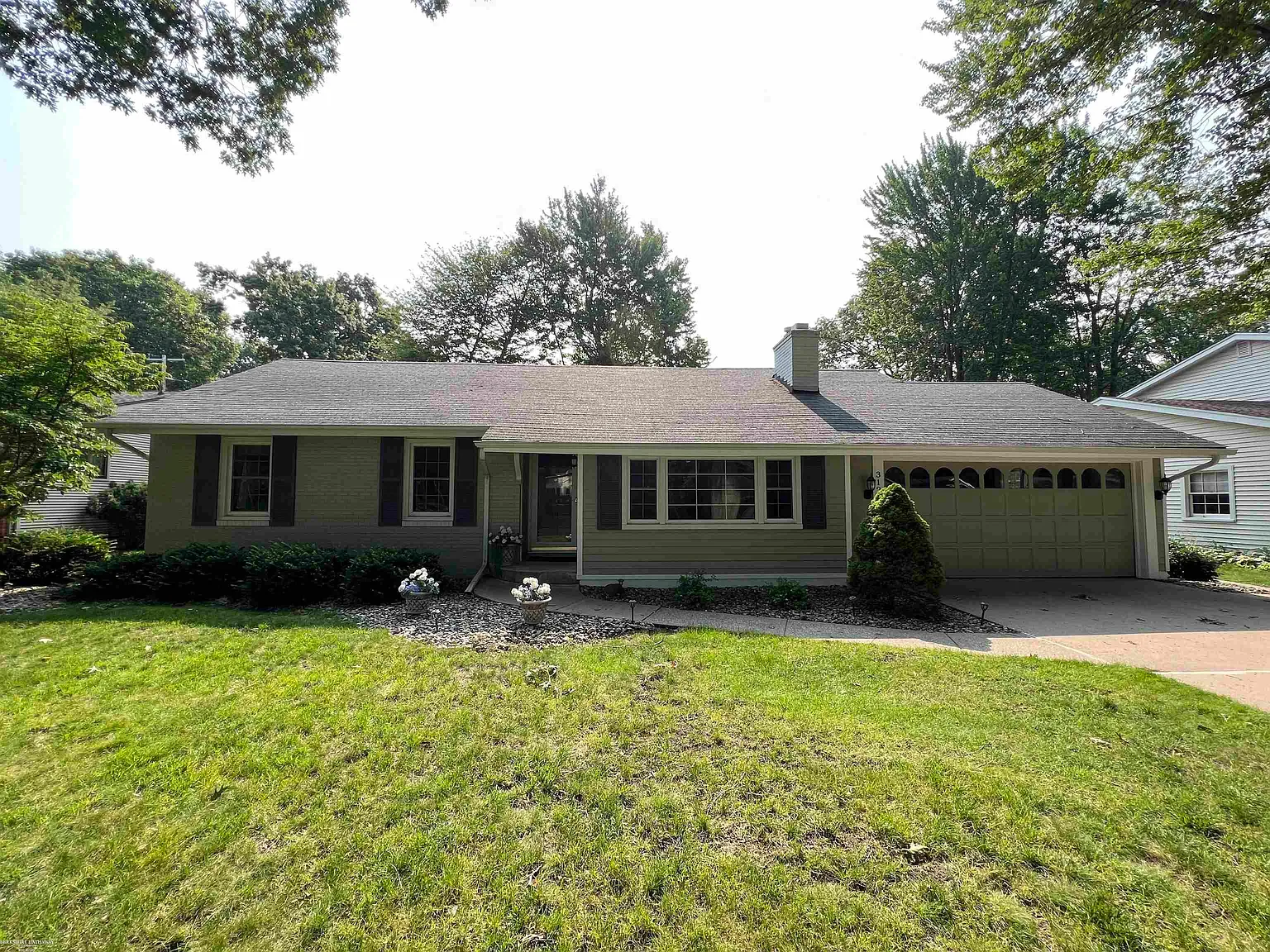 3124 W Village Ln photo 1