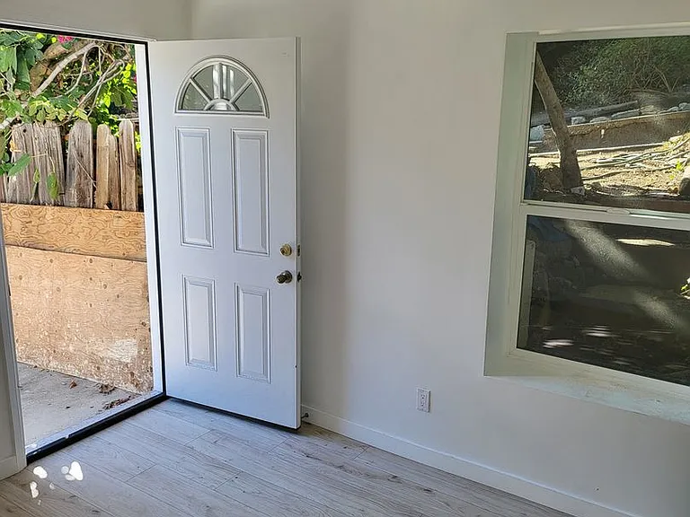 3501 Dahlia Ave — Photo 2