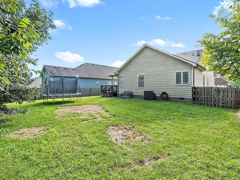 2231 Fairfax Dr — Photo 10