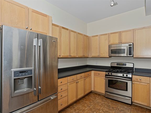 5th image of 100 Water St APT 106