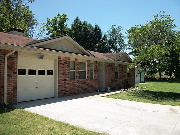 3rd image of 1207 Jo Lynn St