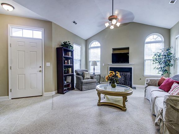 3rd image of 5420 Orchard Villas Cir