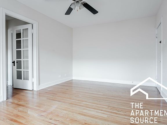 3rd image of 514 W Cornelia Ave APT 305