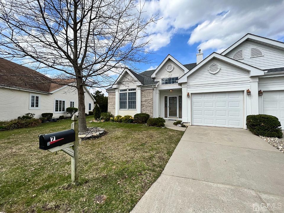 7 Chandler Ct, Monroe Township, NJ 08831 Zillow