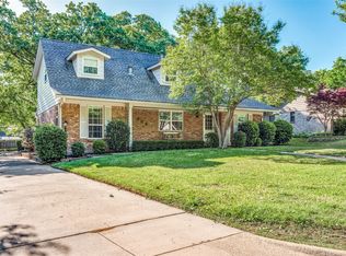705 Red Oak Ln, Arlington, TX 76012