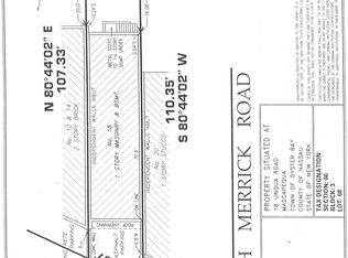 18 Unqua Rd, Massapequa, NY 11758