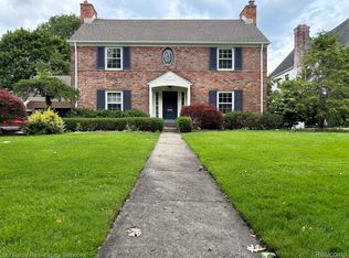 628 Middlesex Rd, Grosse Pointe, MI 48230