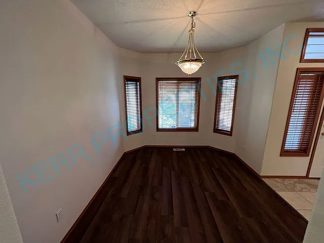 3794 NE Fairview Lake Way — Photo 2
