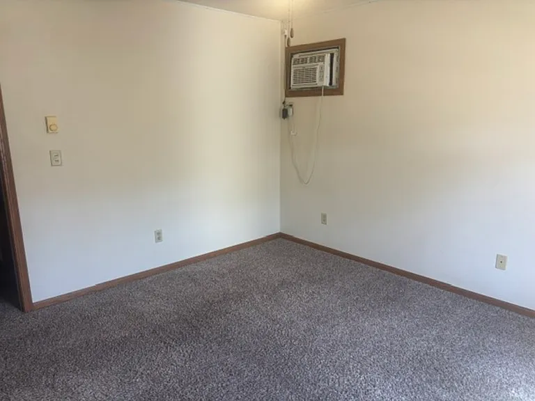 808-810 Harney Ave #810 — Photo 8